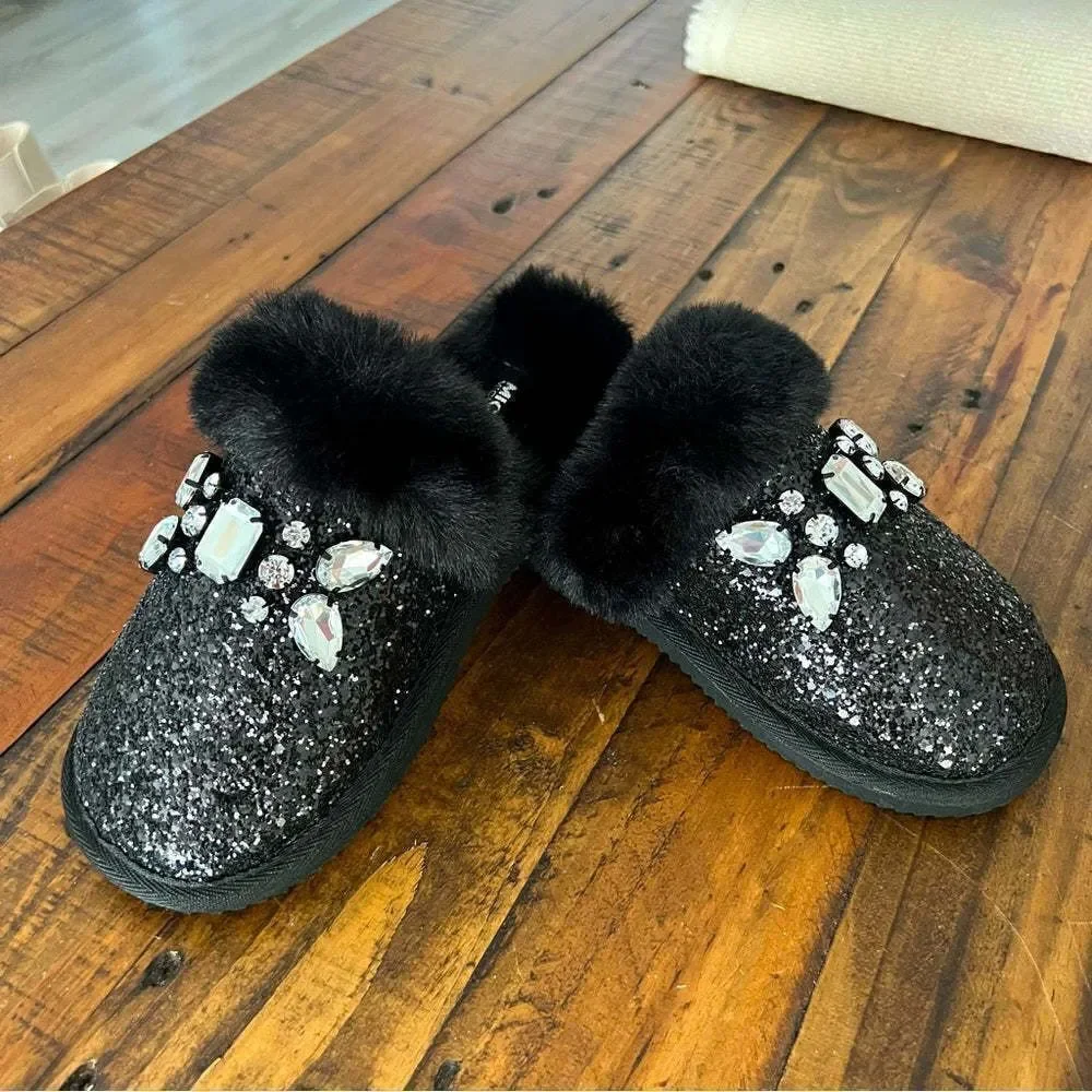 MICHAEL KORS Taj Slipper Embellished Glitter and Faux Fur Slide Sandal Size 6.